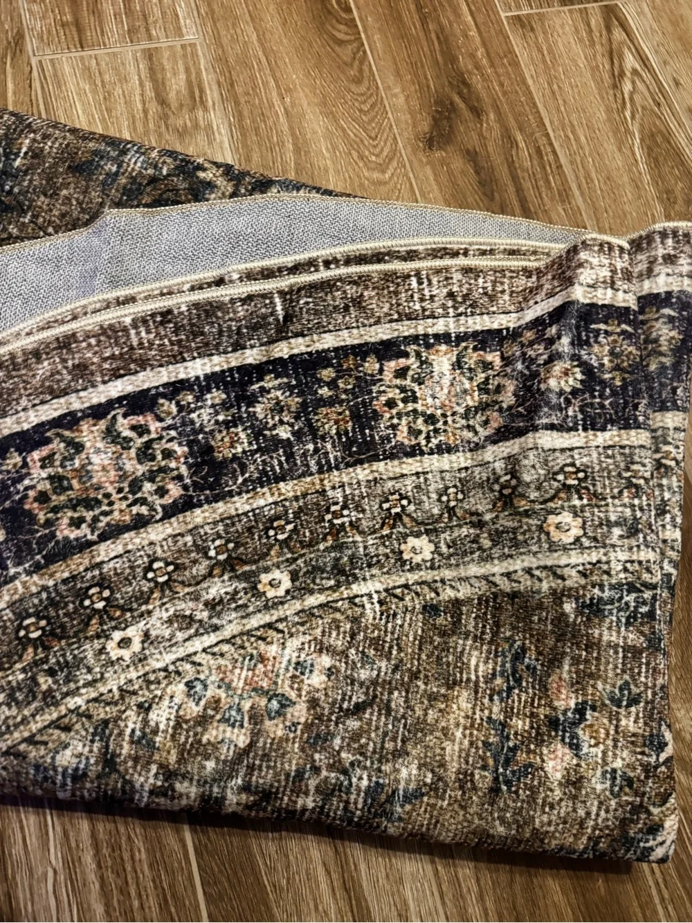 Round Vintage-Inspired Area Rug in Brown and Blue 6 ft